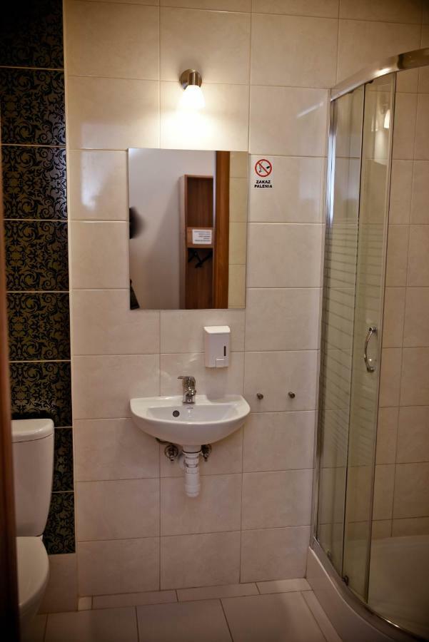 Kolumny 217- Tanie Noclegi Pracownicze, Parking Bezplatny Лодзь Екстер'єр фото